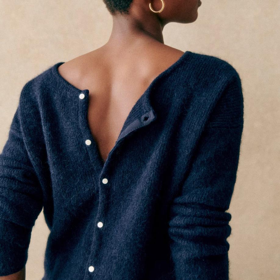 Women's Knit Top - Soft Nordique Fabric - Casual Long Sleeve Sweater