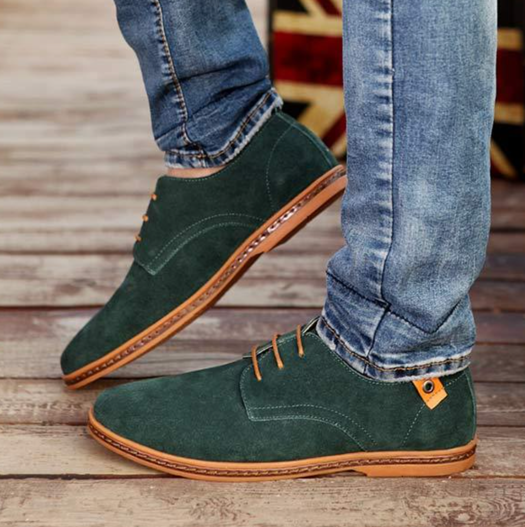 Men's Lace-Up Oxford Shoes with Stitching Detail for Formal and Casual Use