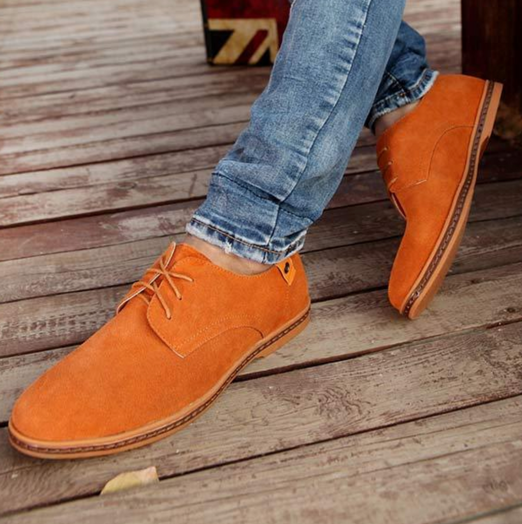Men's Lace-Up Oxford Shoes with Stitching Detail for Formal and Casual Use