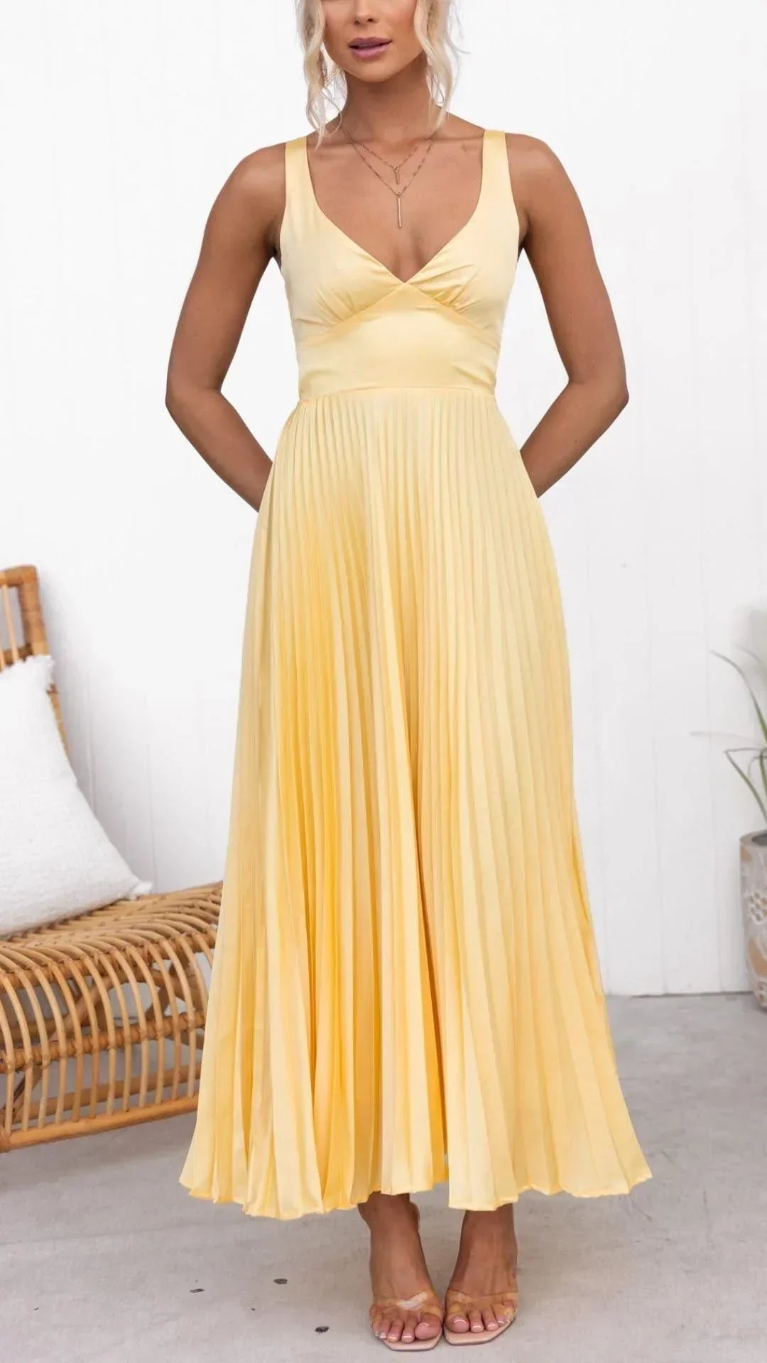 Yellow Pleated V-Neck Maxi Dress - Elegant Summer Evening Wear for Women