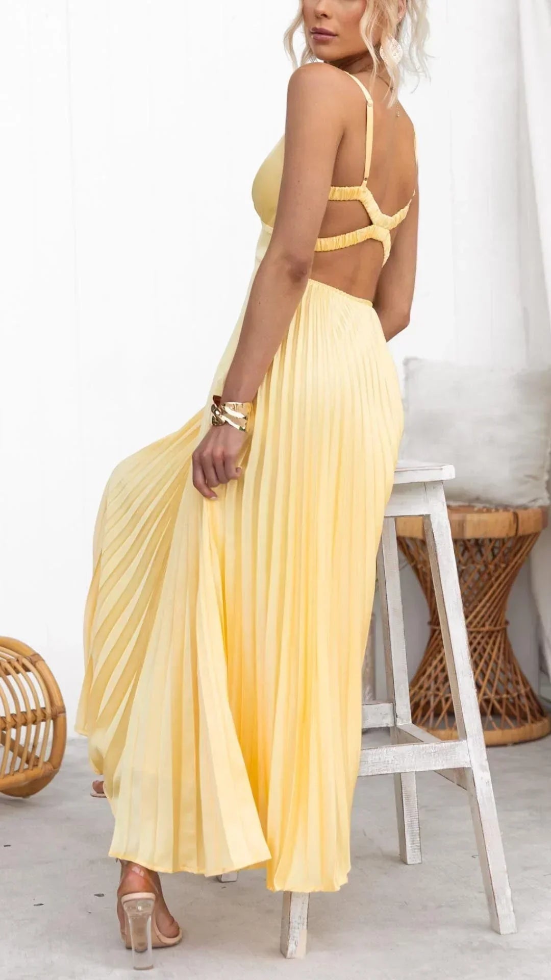 Yellow Pleated V-Neck Maxi Dress - Elegant Summer Evening Wear for Women