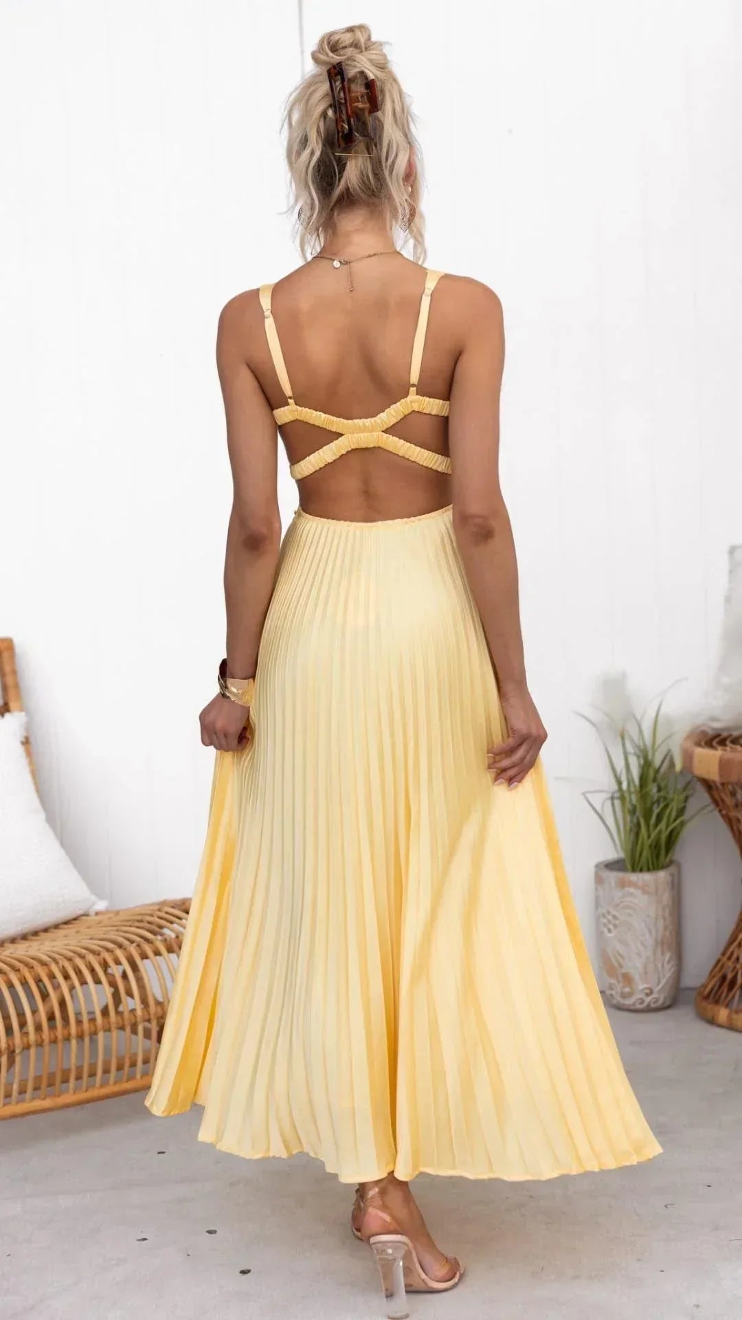 Yellow Pleated V-Neck Maxi Dress - Elegant Summer Evening Wear for Women