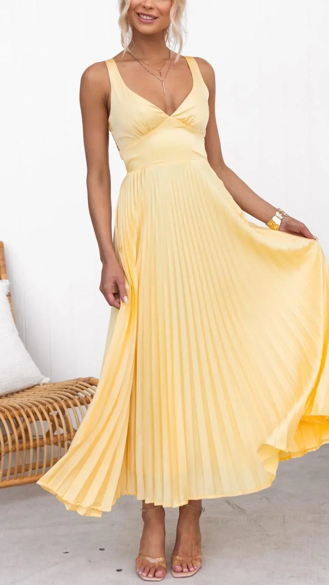 Yellow Pleated V-Neck Maxi Dress - Elegant Summer Evening Wear for Women